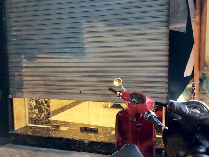 Nhà hàng Phoenix sập cửa, cản trở đoàn kiểm tra