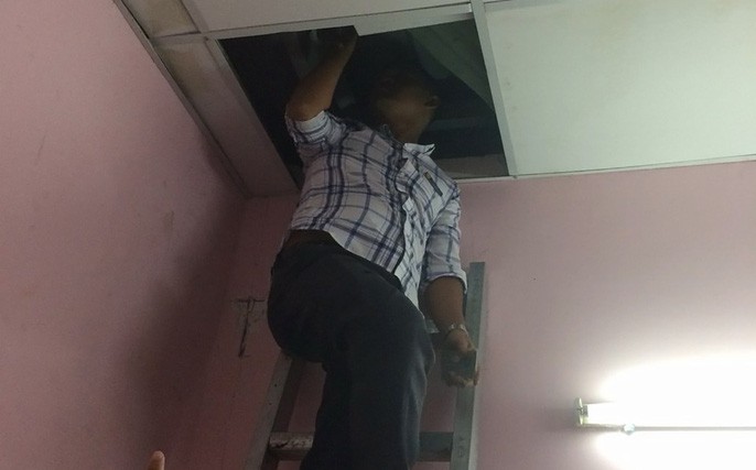 Nhà hàng Phoenix sập cửa, cản trở đoàn kiểm tra