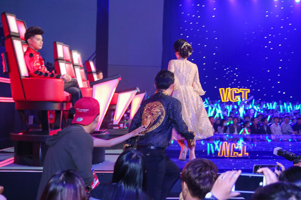 Những lần sao Việt bị chỉ trích vì hồn nhiên đi trễ ở sự kiện