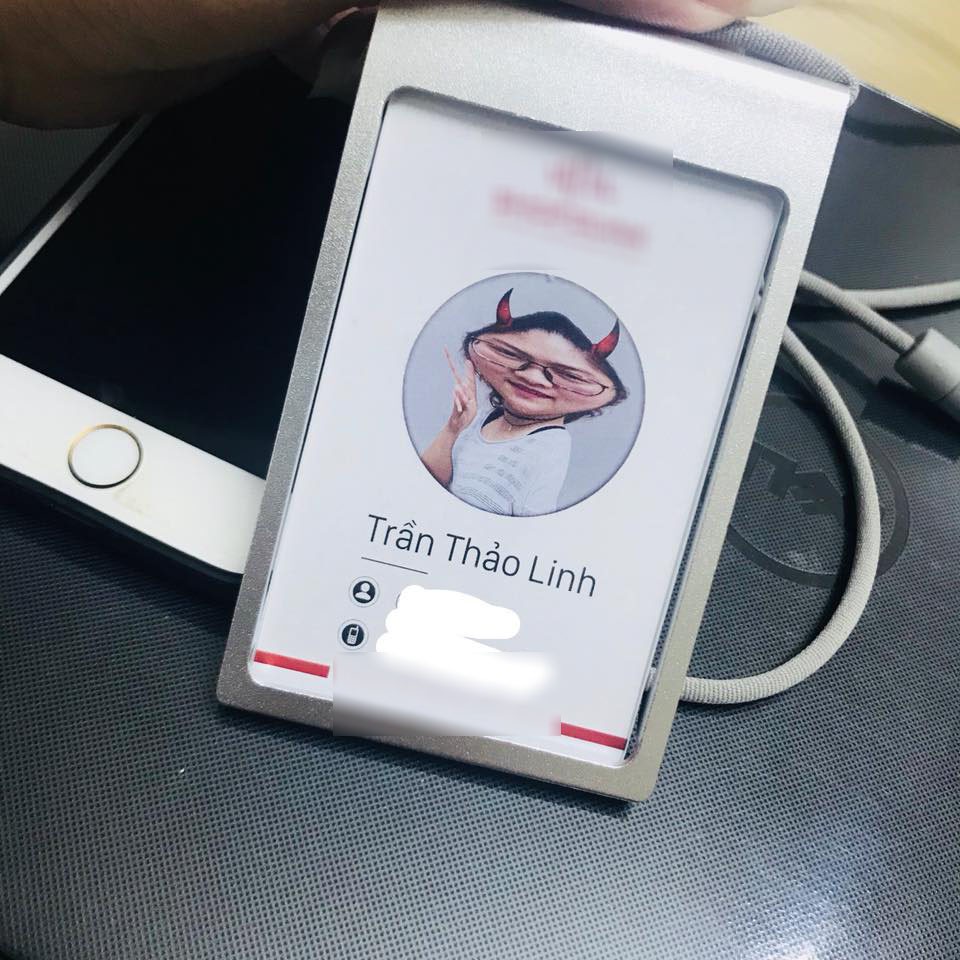 Khi bạn đi làm mà gặp sếp lầy lội thì sẽ có những tấm thẻ nhân viên không đỡ nổi thế này đây!