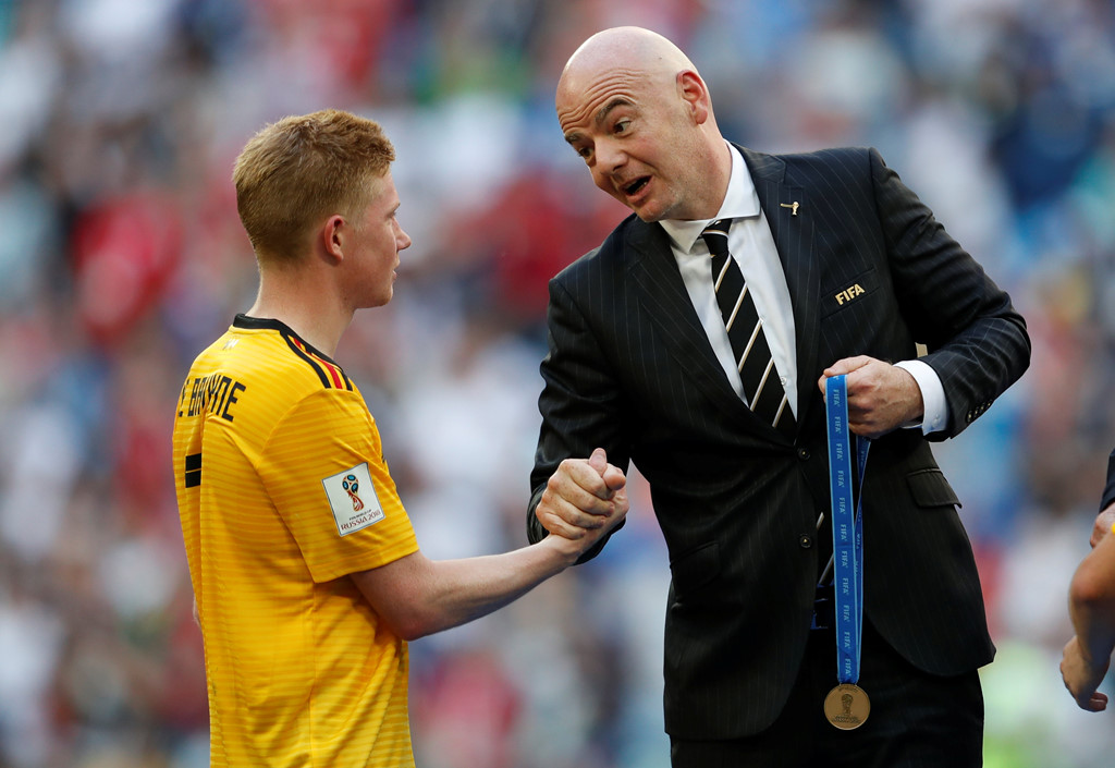 Đội tuyển Bỉ rạng rỡ trên bục nhận huy chương đồng World Cup 2018