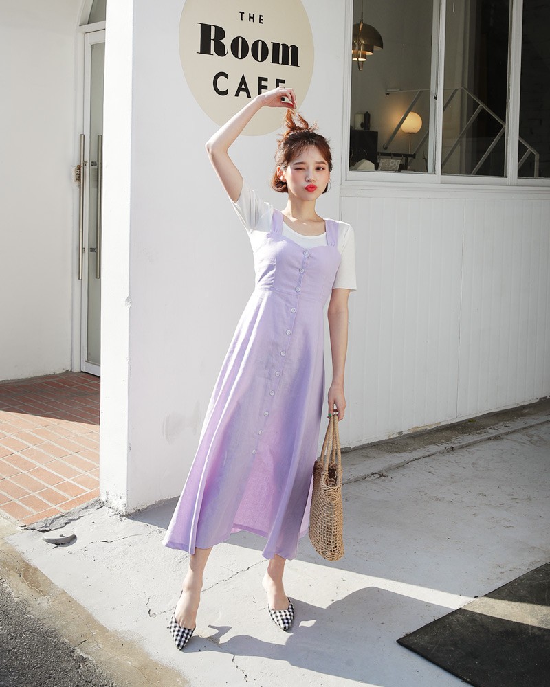 Vào những ngày mát trời, các nàng cứ diện váy dáng dài là chuẩn đẹp và dễ hút mọi ánh nhìn