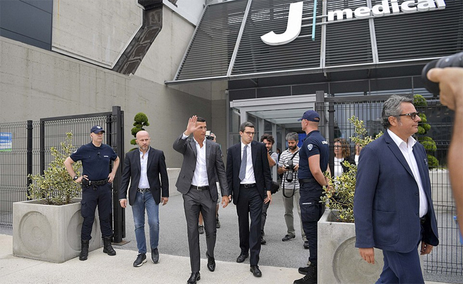 10.000 CĐV Juventus đón Ronaldo