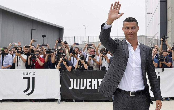 10.000 CĐV Juventus đón Ronaldo