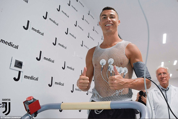 10.000 CĐV Juventus đón Ronaldo
