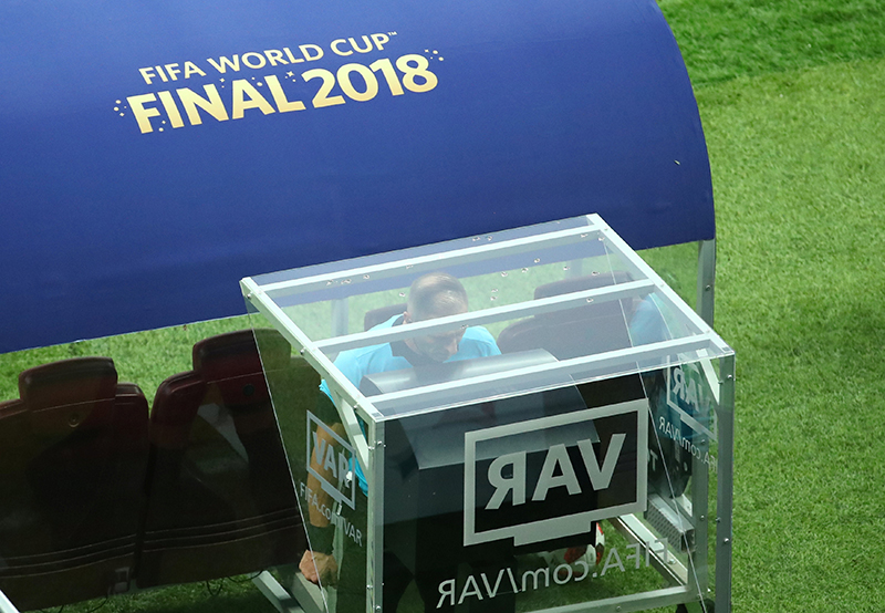 Cận cảnh tình huống VAR - bước ngoặt của trận chung kết World Cup