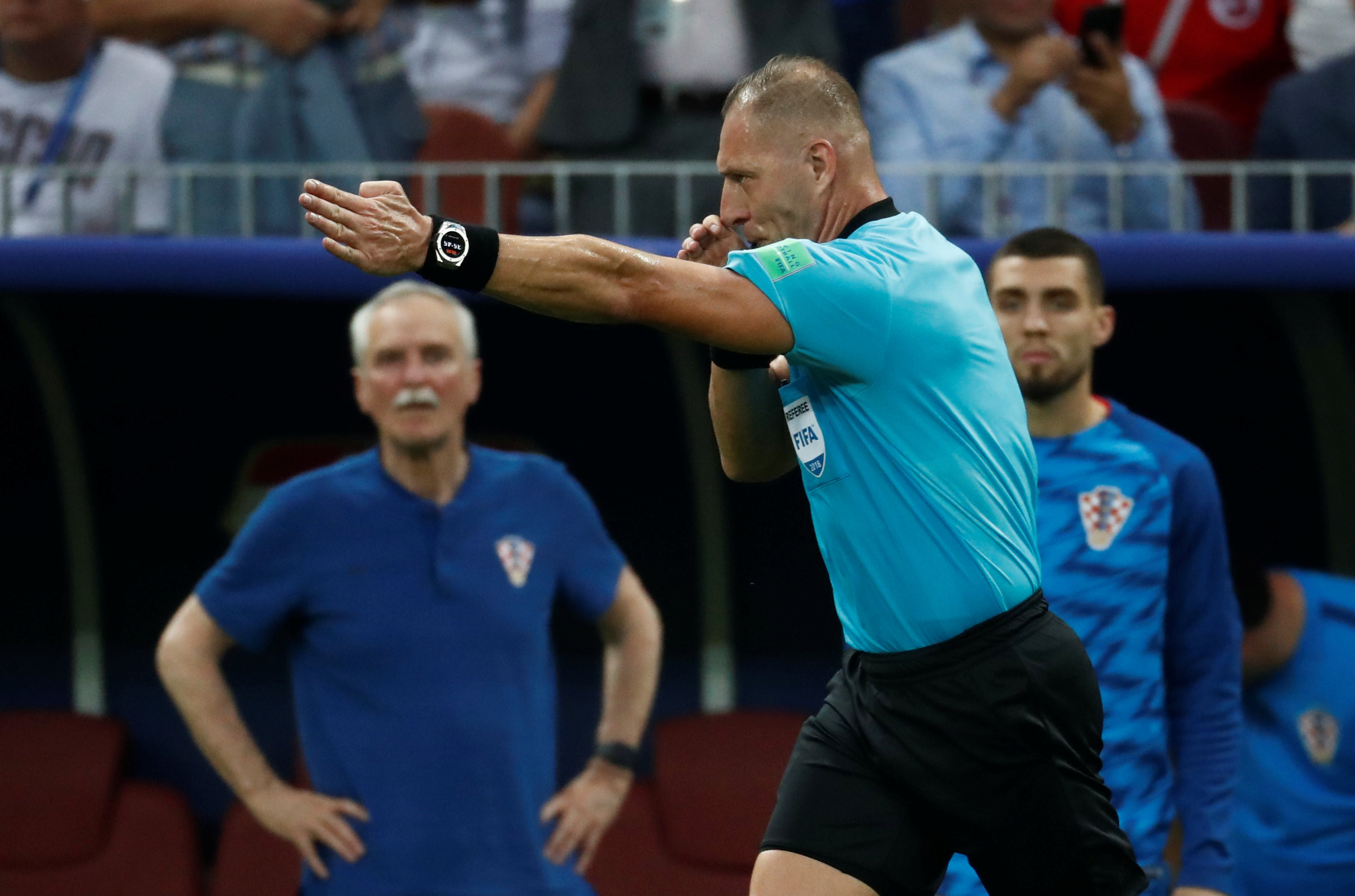 Cận cảnh tình huống VAR - bước ngoặt của trận chung kết World Cup