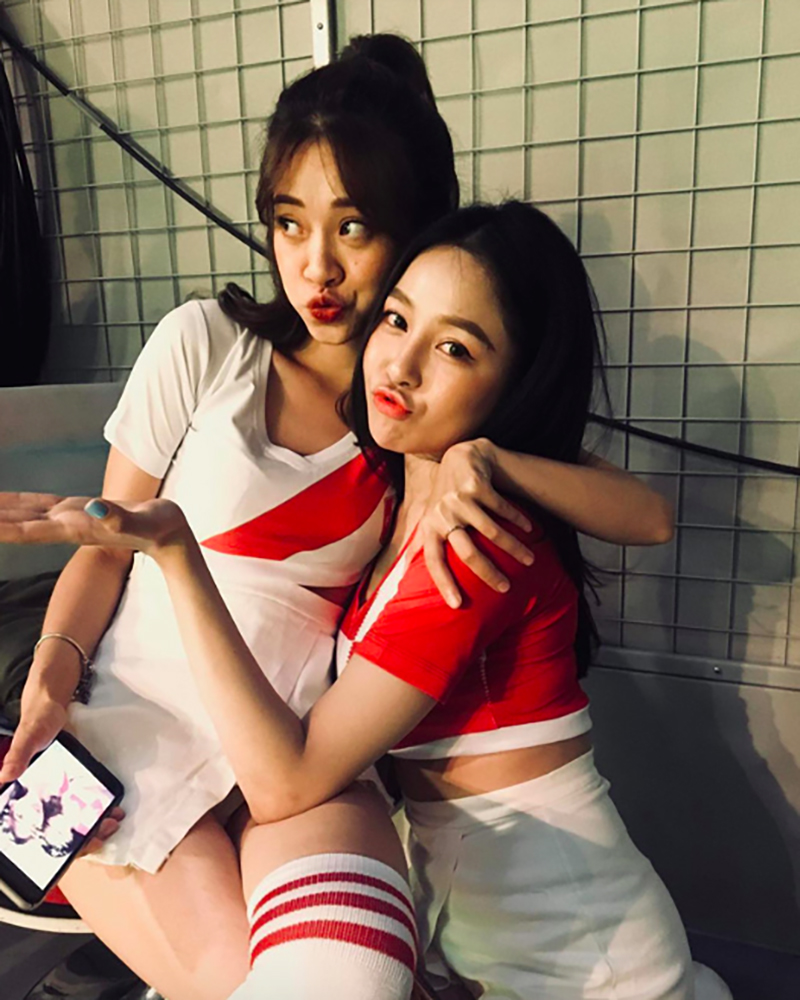 Trước khi xảy ra mâu thuẫn, Trâm Anh cùng dàn chị em hotgirl đã từng rất thân thiết như thế này! Trước khi xảy ra mâu thuẫn, Trâm Anh cùng dàn chị em hotgirl đã từng rất thân thiết như thế này!
