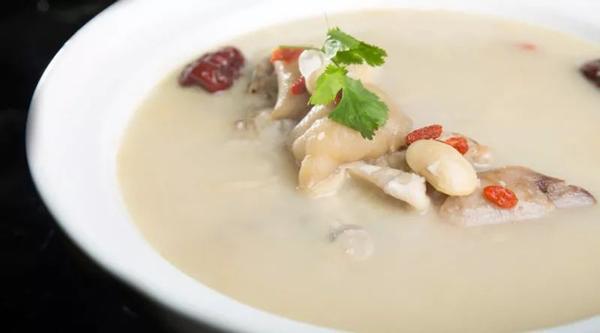 Bé trai 9 tuổi đã mọc râu: 5 thực phẩm cha mẹ hay cho trẻ ăn khiến dậy thì sớm Bé trai 9 tuổi đã mọc râu: 5 thực phẩm cha mẹ hay cho trẻ ăn khiến dậy thì sớm