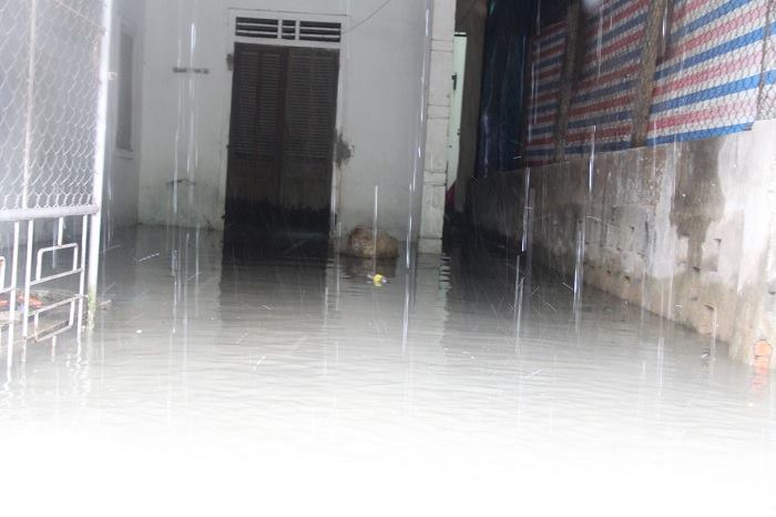 Mưa xối xả, Hà Tĩnh chìm trong biển nước Mưa xối xả, Hà Tĩnh chìm trong biển nước
