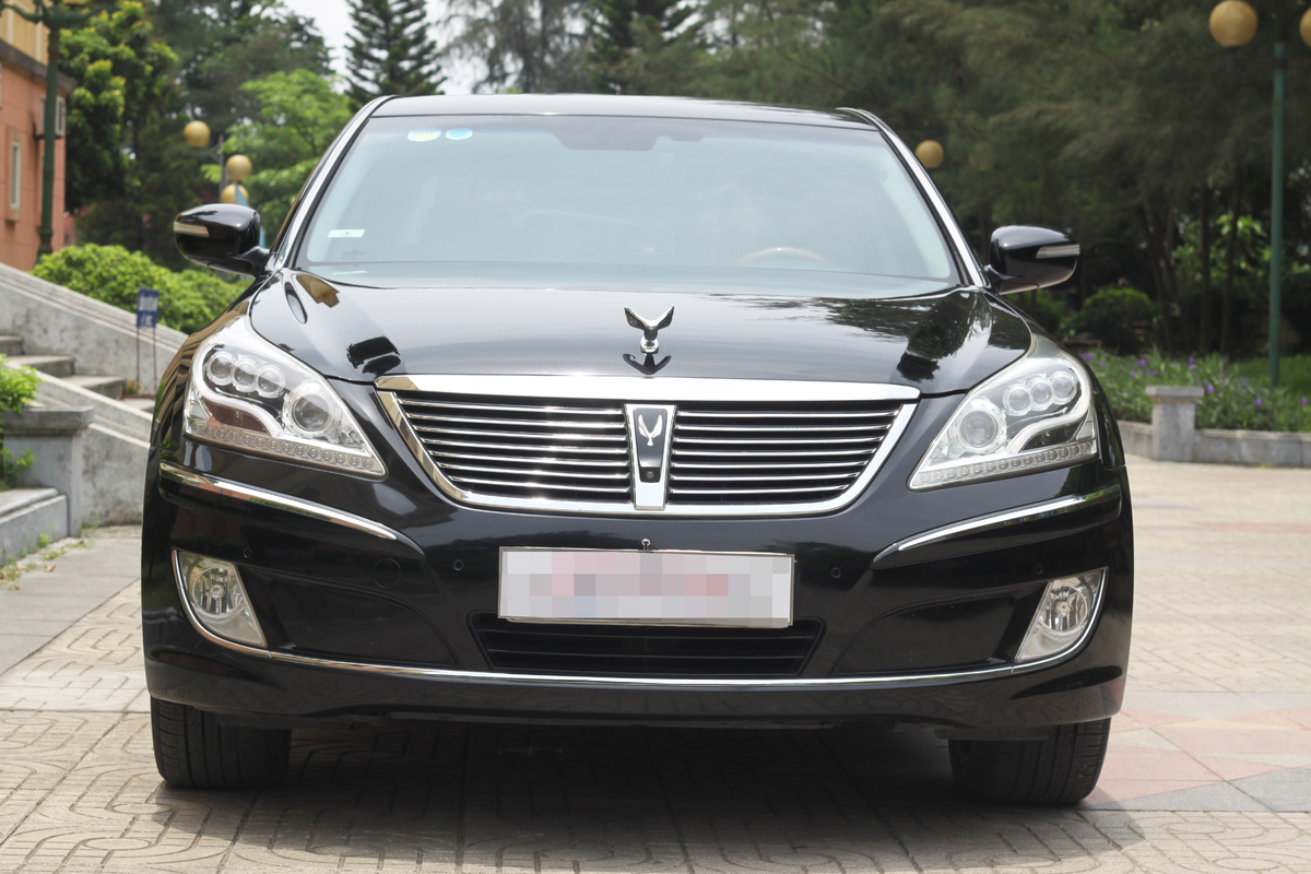 Hàng hiếm Hyundai Equus Limousine 2010 rao bán gần 1,4 tỷ đồng