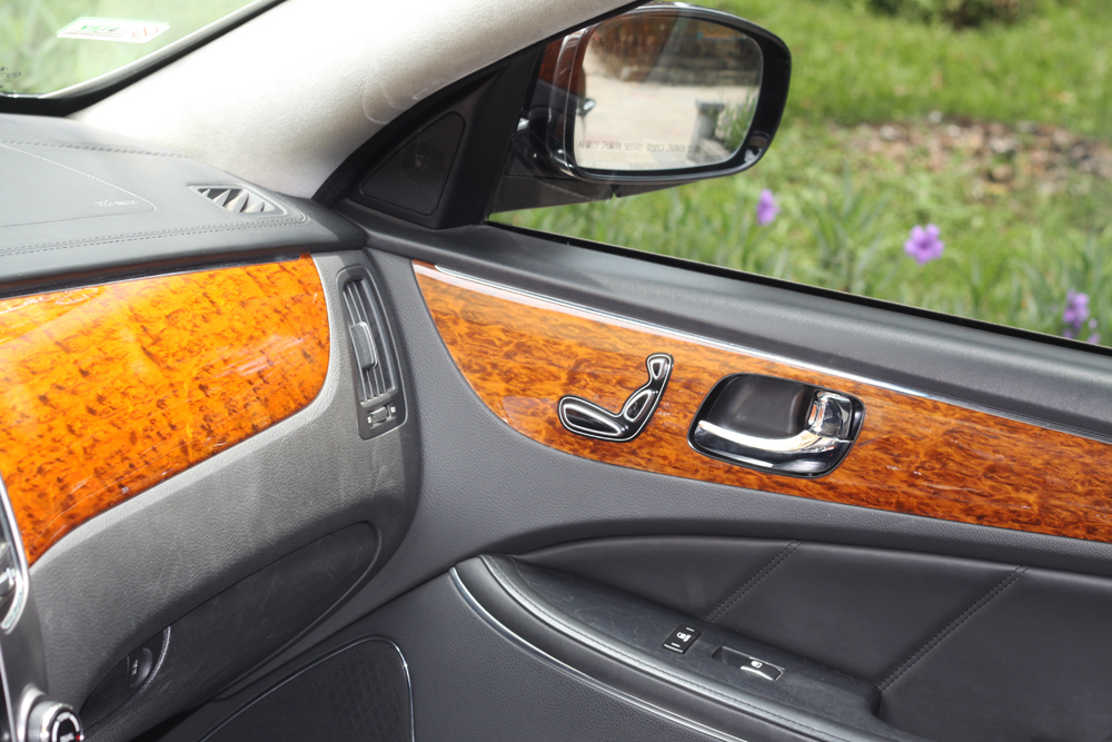 Hàng hiếm Hyundai Equus Limousine 2010 rao bán gần 1,4 tỷ đồng