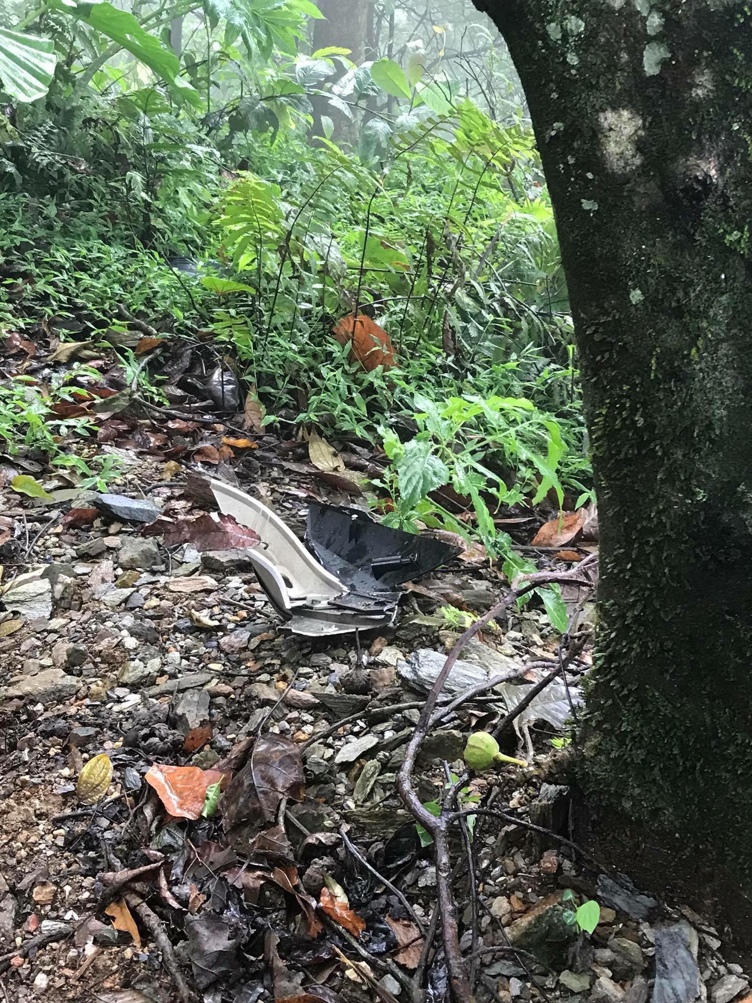 Xe ga mất phanh khi đang đổ đèo ở Ba Vì, đôi bạn trẻ liều mình lao vào gốc cây để thoát nạn