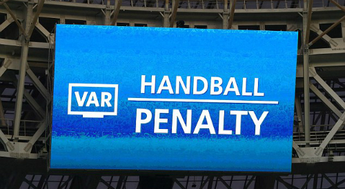 Quả phạt đền cho Pháp bị gọi là ghê tởm, đáng hổ thẹn