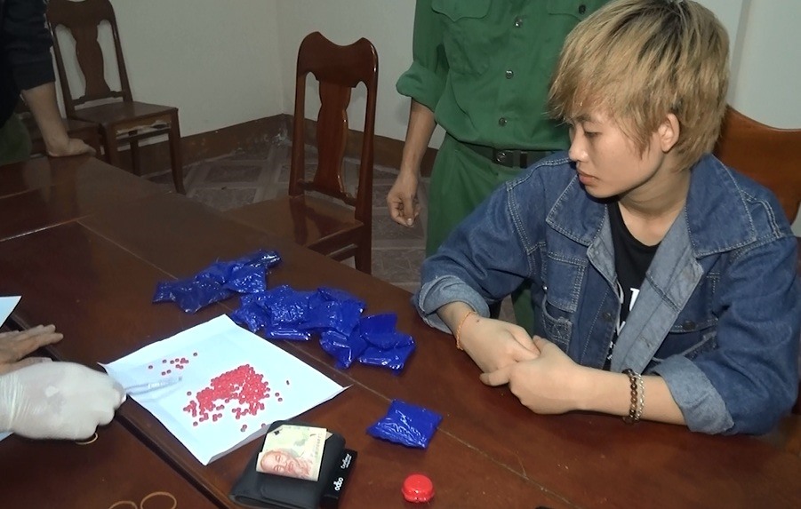 Thiếu nữ 10x vận chuyển hơn 4.000 viên ma túy từ Lào về Việt Nam