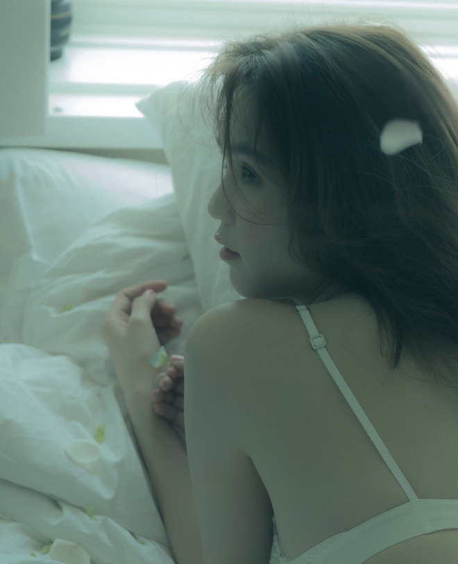 Bộ ảnh nội y được mong chờ của Ngọc Trinh đã chính thức ra lò: Cực nóng bỏng và gợi cảm! Bộ ảnh nội y được mong chờ của Ngọc Trinh đã chính thức ra lò: Cực nóng bỏng và gợi cảm!