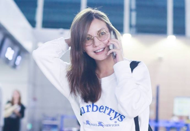 Triệu Vy trẻ trung và xinh đẹp ở tuổi 42 sau nhiều sóng gió