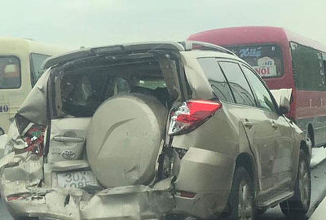 Tai nạn liên hoàn trên cao tốc Ninh Bình-Cầu Giẽ