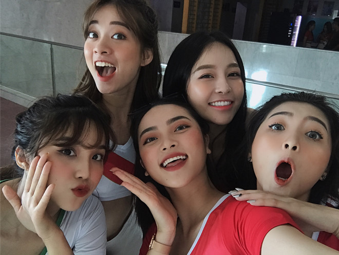 Trâm Anh đang bị dàn hot girl Nóng cùng World Cup tẩy chay?