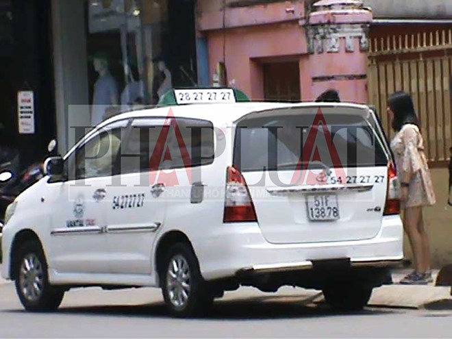 Trùng trùng điệp điệp taxi giả chia lãnh địa chặt chém ở Sài Gòn
