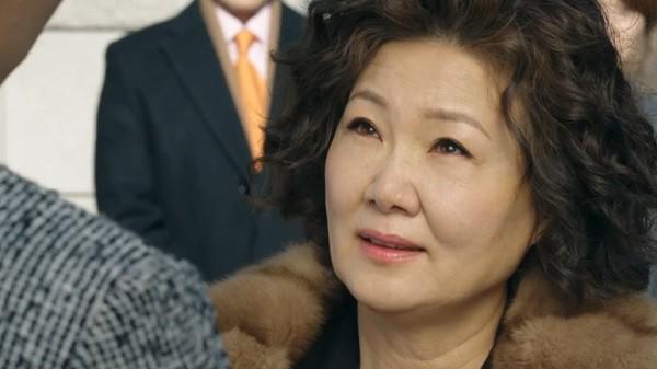 Bắt sống vợ ngoại tình, lời đe dọa của bố mẹ vợ khiến tôi cay đắng câm nín