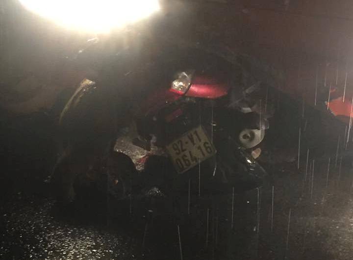 Xe khách va chạm với xe máy, mẹ cùng con gái 5 tuổi tử vong thương tâm