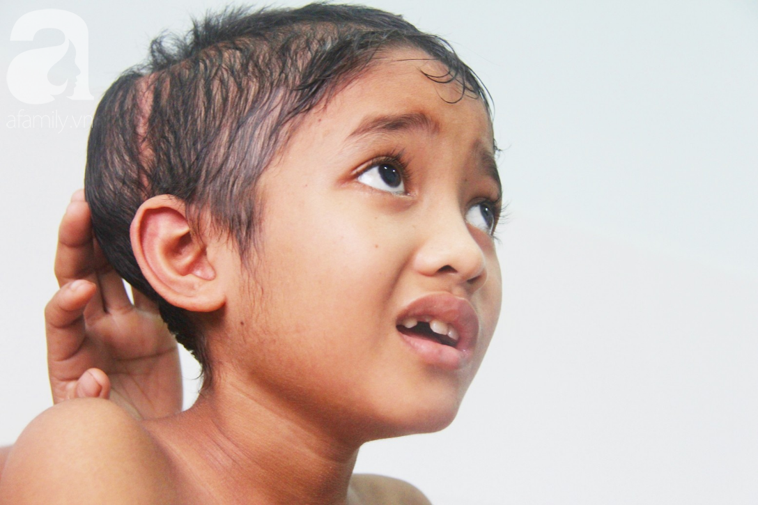 Không có tiền chữa bệnh, bé trai 10 tuổi bị u não cầu xin bố mẹ cho về nhà sống những ngày cuối cùng gia đình