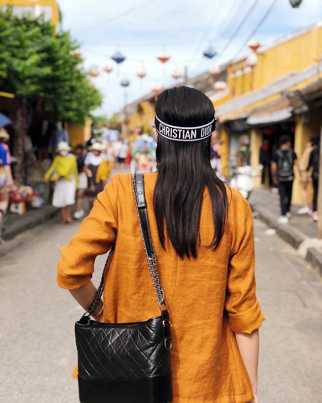 Học theo Kate Middleton và Meghan Markle, các người đẹp Việt cũng đua nhau diện gam màu vàng tươi nắng hè