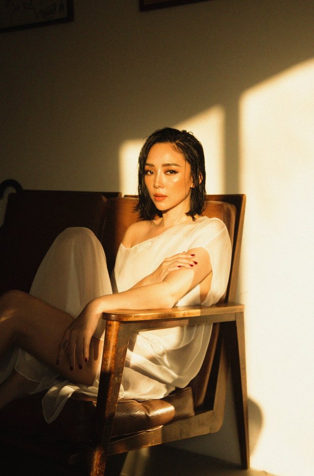 Tóc Tiên tái hợp người tình tin đồn Hoàng Touliver trong ca khúc mới với tiêu đề lạ