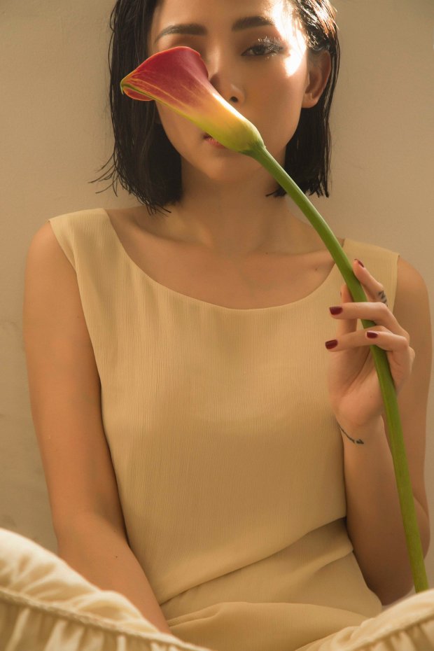 Tóc Tiên tái hợp người tình tin đồn Hoàng Touliver trong ca khúc mới với tiêu đề lạ