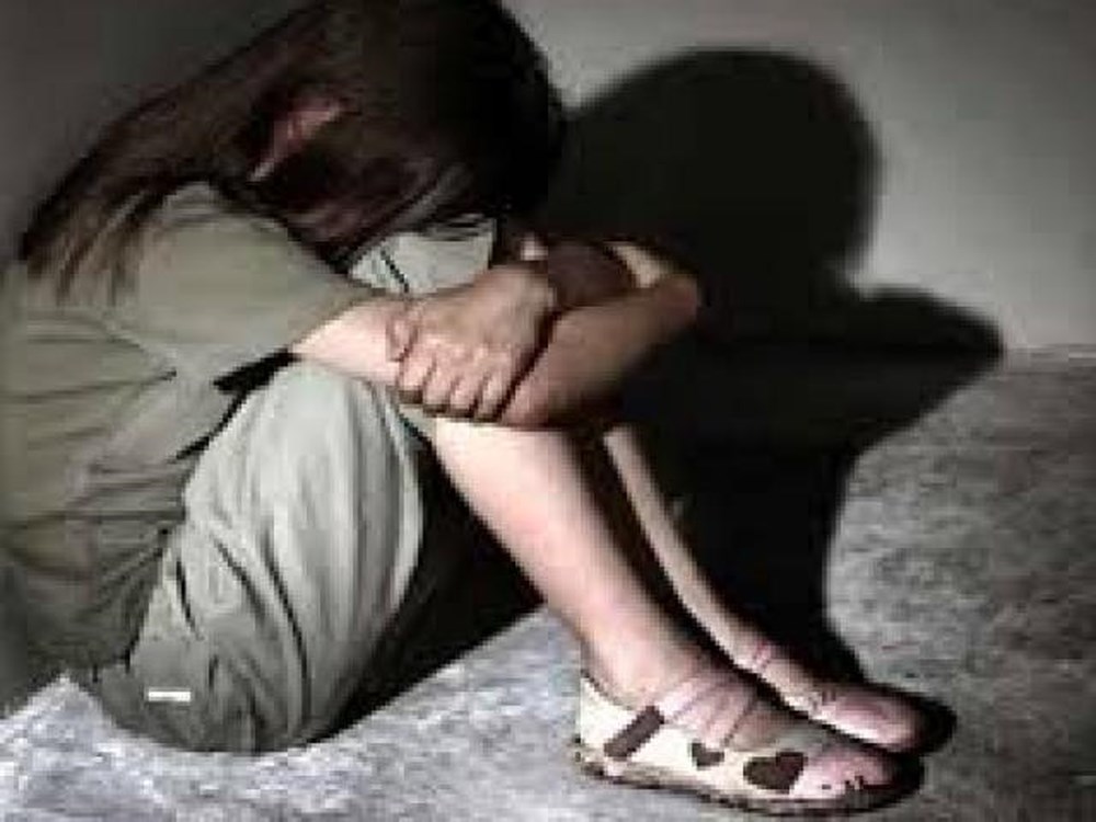 Phó công an xã bị kiểm điểm vì không báo cáo xã vụ giao cấu với trẻ em