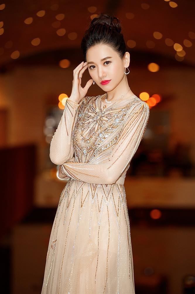 Khán giả bênh vực Hari Won sau đoạn video khiến cô bị chê là phàm ăn tục uống