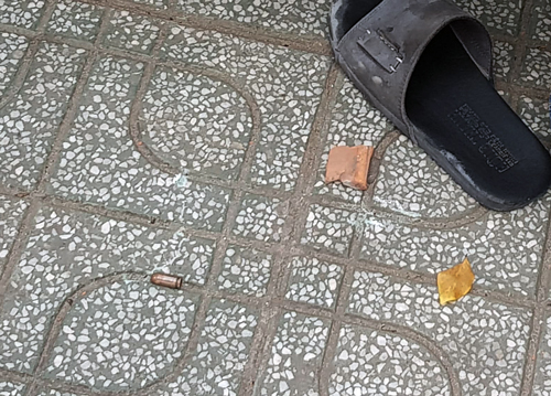 Cảnh sát nổ súng trấn áp nhóm cướp cầm mã tấu chống trả ở Sài Gòn