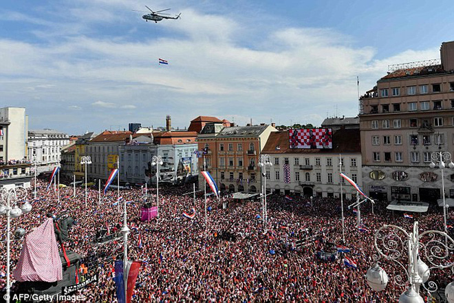 Biển người chào đón Modric và đội tuyển Croatia sau hành trình kỳ diệu ở World Cup 2018 Biển người chào đón Modric và đội tuyển Croatia sau hành trình kỳ diệu ở World Cup 2018