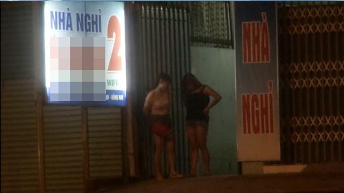 Mại dâm công khai trên Quốc lộ 51