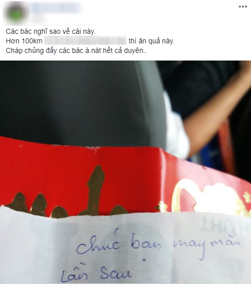 Lặn lội 100km đi bê tráp, chàng trai nhận được lì xì trao duyên chỉ có tờ giấy ghi dòng chữ gây phẫn nộ Lặn lội 100km đi bê tráp, chàng trai nhận được lì xì trao duyên chỉ có tờ giấy ghi dòng chữ gây phẫn nộ