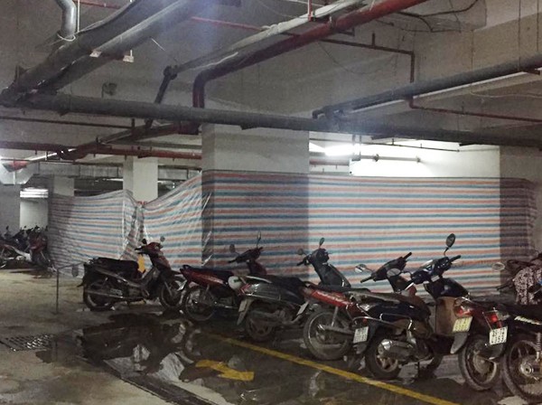 Hà Nội: Cư dân chung cư Thanh Hà Cienco 5 phát hiện bể nước ngầm đầy rác thải xây dựng