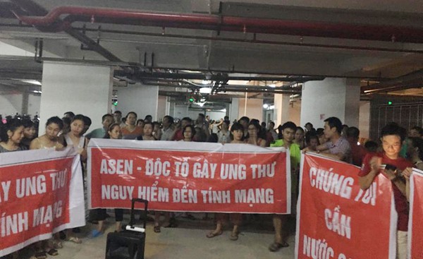 Hà Nội: Cư dân chung cư Thanh Hà Cienco 5 phát hiện bể nước ngầm đầy rác thải xây dựng