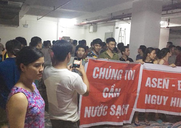 Hà Nội: Cư dân chung cư Thanh Hà Cienco 5 phát hiện bể nước ngầm đầy rác thải xây dựng