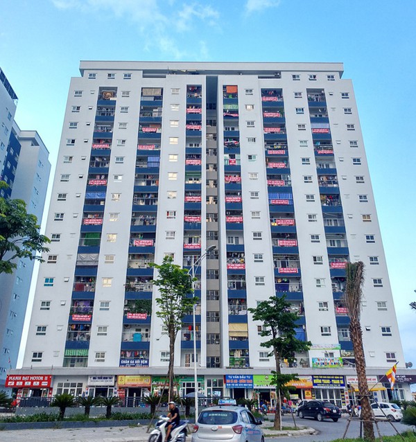 Hà Nội: Cư dân chung cư Thanh Hà Cienco 5 phát hiện bể nước ngầm đầy rác thải xây dựng