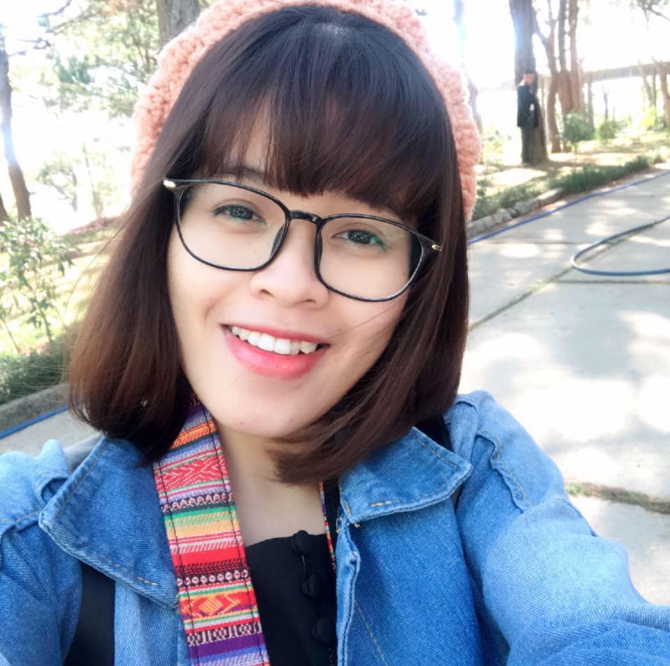 Đi du lịch đúng ngày bão, đừng vội buồn vì áo mưa họa tiết cùng kính râm vẫn sẽ cho bạn bộ ảnh chất lừ