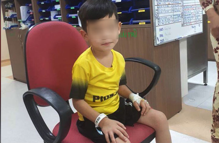 Bác sĩ sốc khi bụng bé 5 tuổi to như thai phụ sắp sinh sau 5 năm táo bón