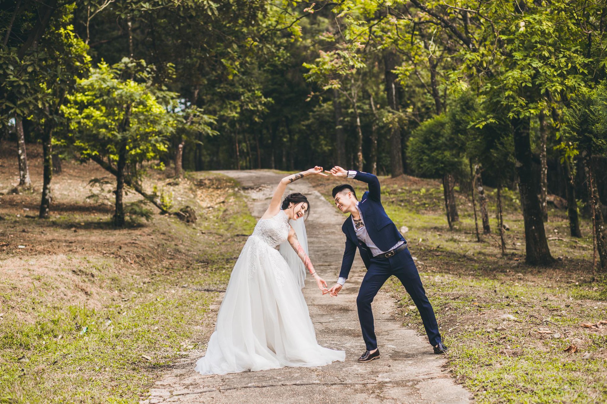 Bất chấp phản đối của cha mẹ, cô gái trẻ vẫn quyết xăm hình và câu chuyện tình yêu cùng anh chàng thợ xăm khiến nhiều chị em ngưỡng mộ Bất chấp phản đối của cha mẹ, cô gái trẻ vẫn quyết xăm hình và câu chuyện tình yêu cùng anh chàng thợ xăm khiến nhiều chị em ngưỡng mộ