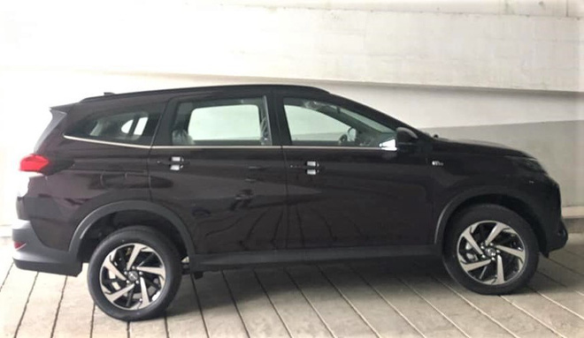 Toyota Rush 2018 vừa xuất hiện tại đại lý ở Hà Nội có giá bao nhiêu?