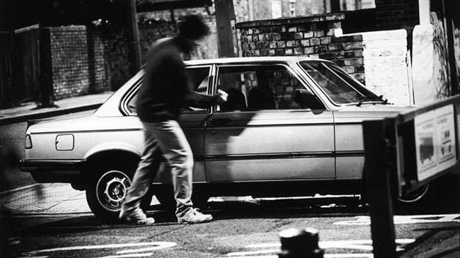 Đập vỡ kính ô tô, lấy 5 tỷ đồng trong nháy mắt