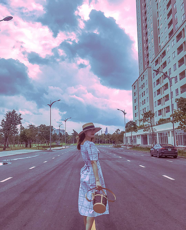 Chọn váy ca rô hợp xu hướng như sao Việt