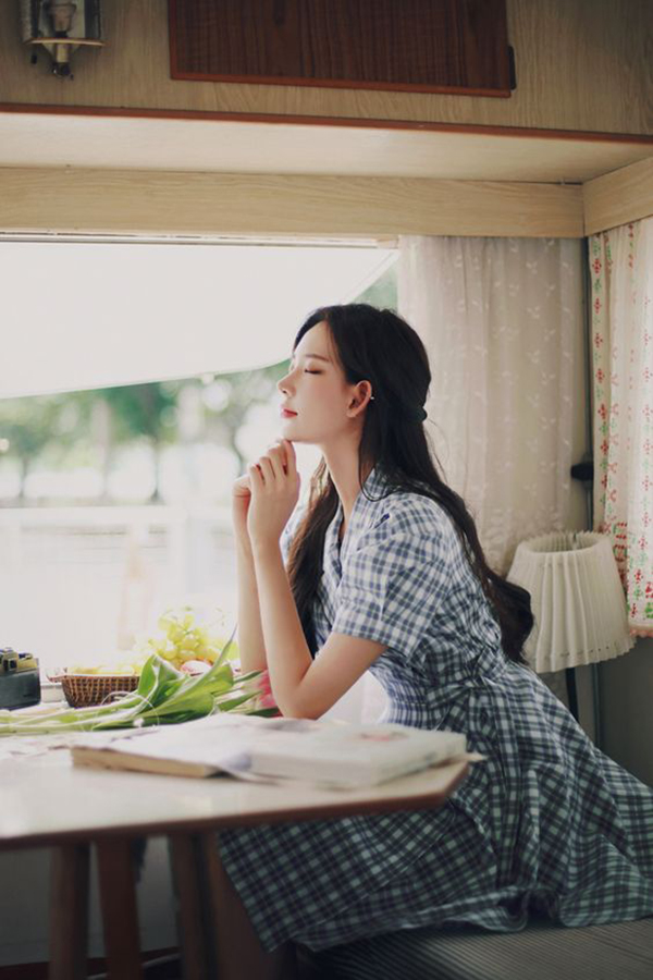 Chọn váy ca rô hợp xu hướng như sao Việt