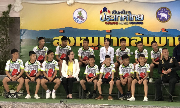 Đội bóng nhí Thái Lan lần đầu chia sẻ về những ngày mắc kẹt trong hang