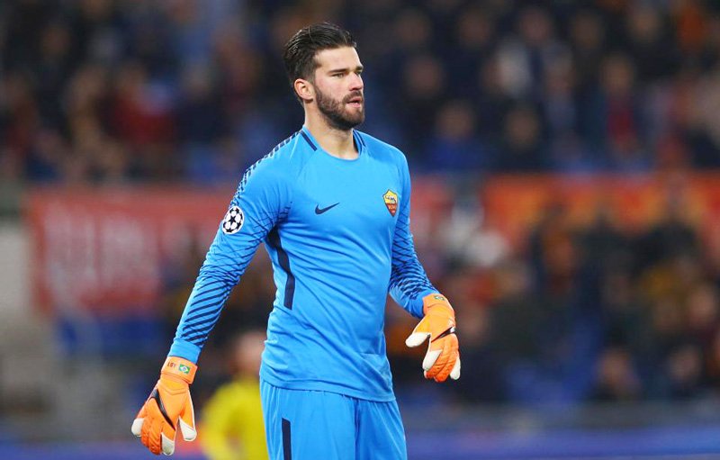 Liverpool chi tiền kỷ lục mua Alisson, thủ môn Karius bị ra rìa
