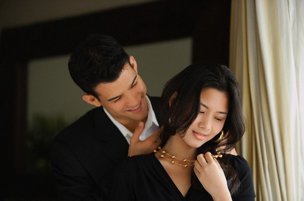 Bạn gái mắc bệnh nhạy cảm khiến tôi xấu hổ với bạn bè và không còn cảm giác mỗi khi ở bên